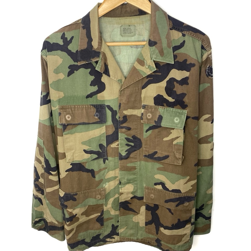 Vintage Authentic US AMRY Men’s Woodland Camo Combat Field Jacket Medium Regular